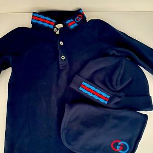 Gucci baby onesie set